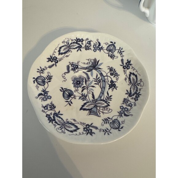 Shelley England Meissenette Fine Bone China Cup & Saucer Set Blue White - Picture 5 of 6